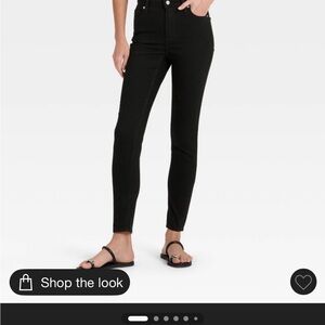 Universal Thread Women's Black Skinny Jeans